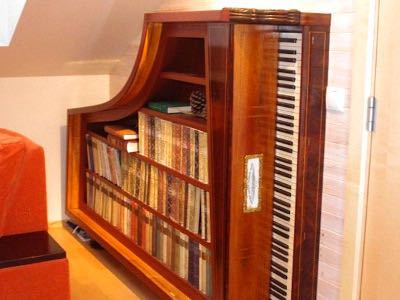 piano boekenkast